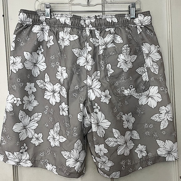 Amazon Essentials Men's 9" Quick-Dry Swim Trunk NWT - Picture 3 of 6